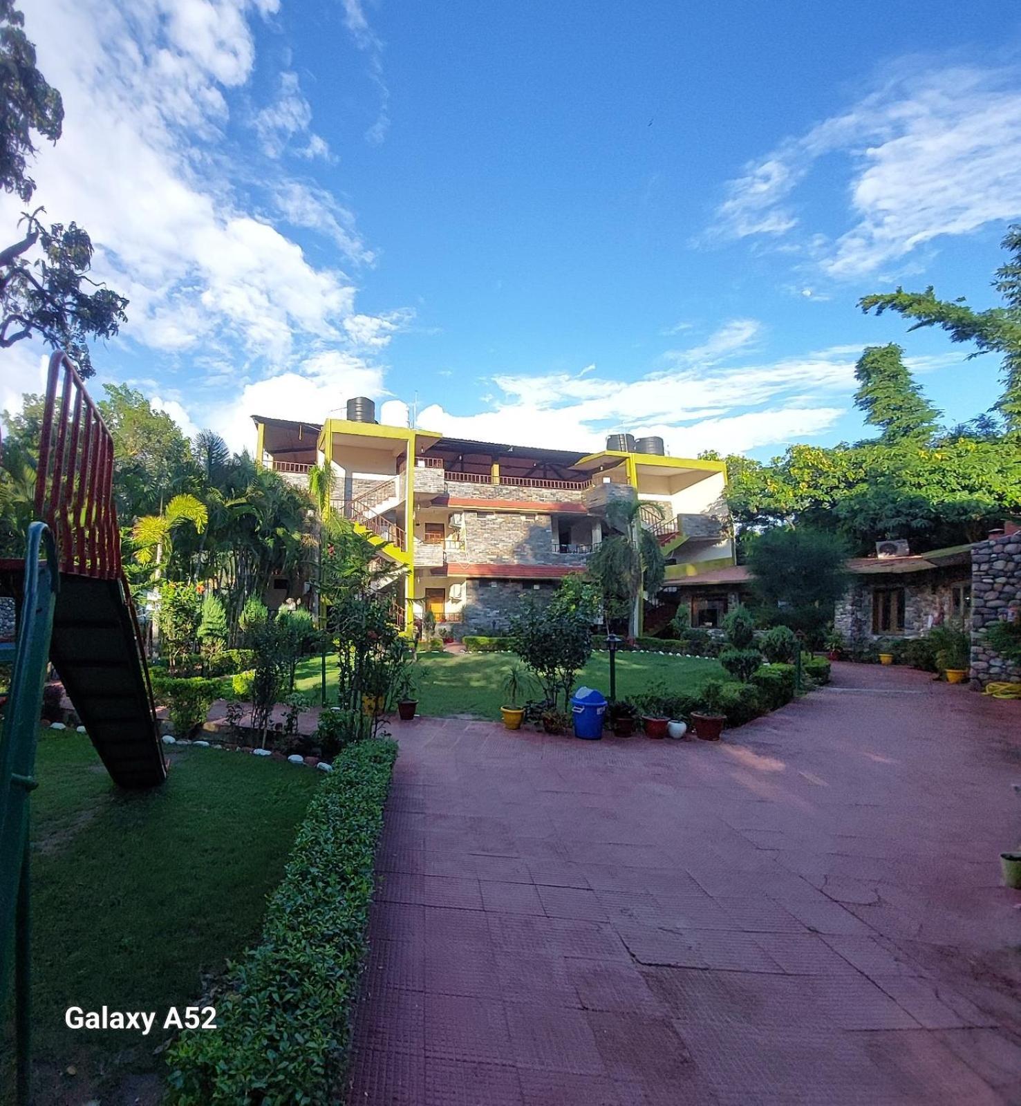 Hr Dukes Den Resort Ramnagar  Luaran gambar
